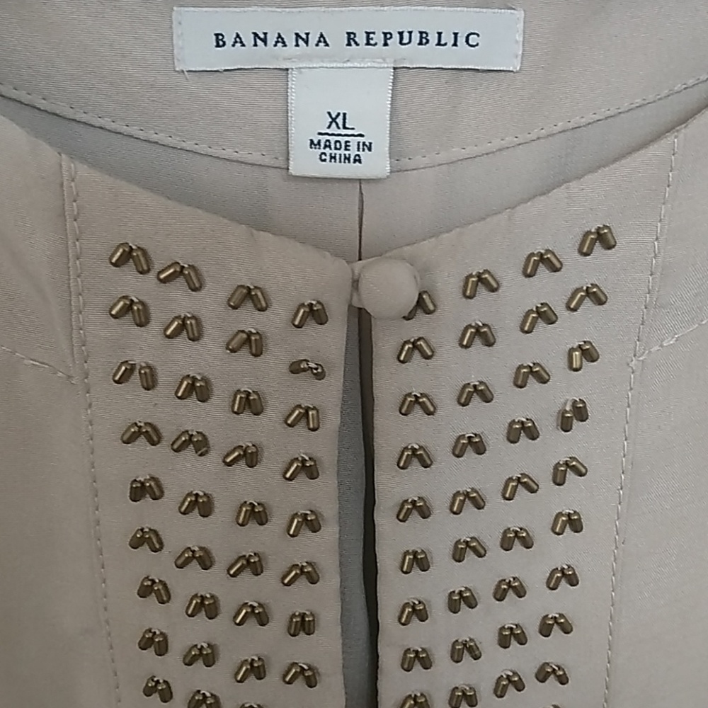 Dress: fully lined silk 💐 with pockets!